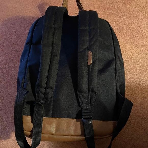 ❗️ SOLD ❗️HERSCHEL POP QUIZ BACKPACK - Picture 4 of 10